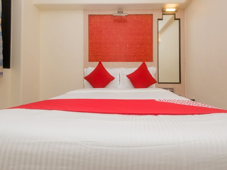 Oyo 17300 Hotel Solitaire