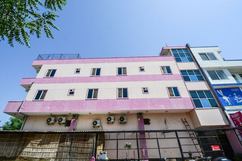 Oyo 16940 Hotel Royal Murli