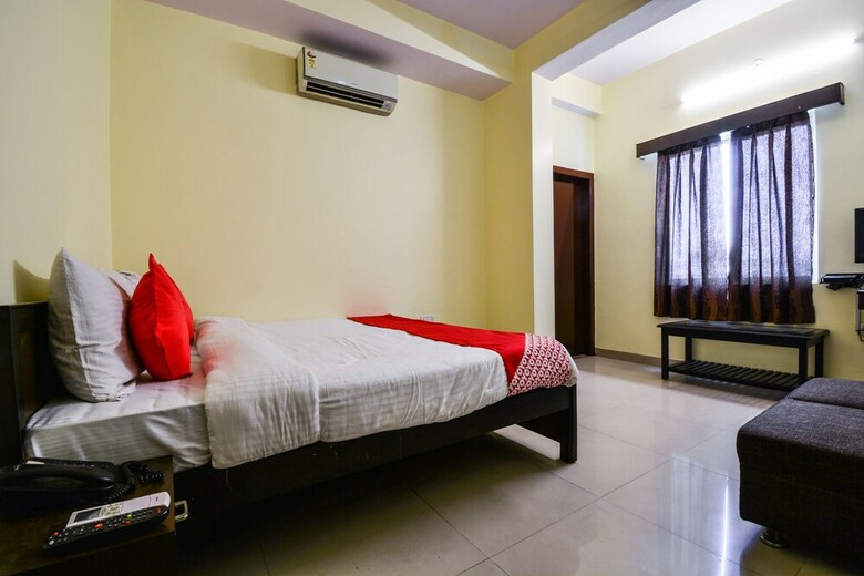 Oyo 16940 Hotel Royal Murli