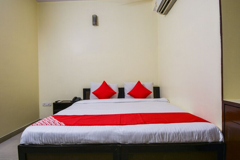 Oyo 16940 Hotel Royal Murli