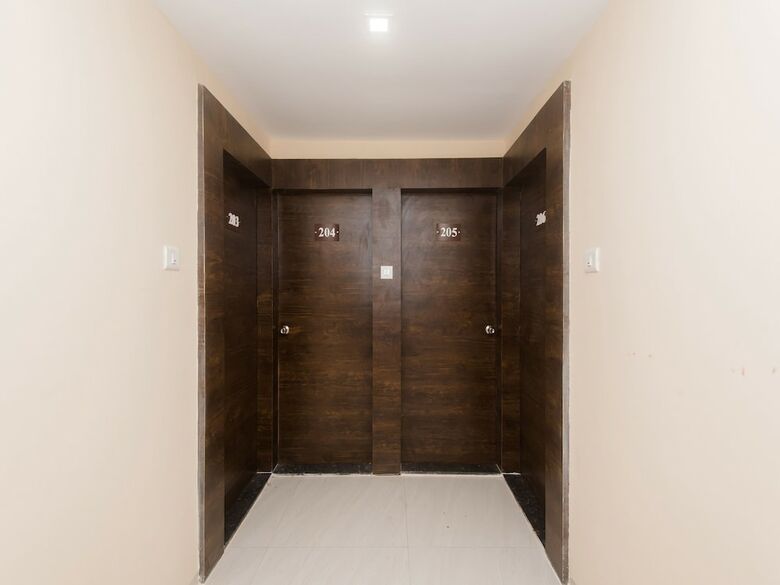 Hotel Oyo 17391 Arya Residency