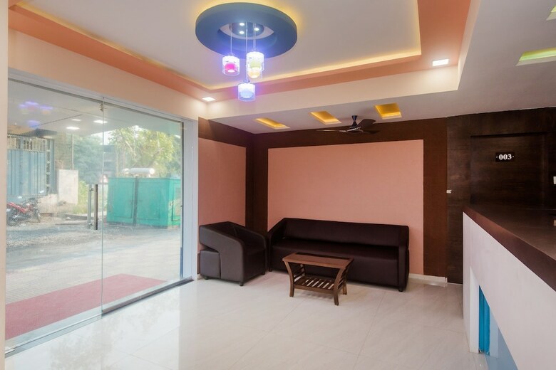 Hotel Oyo 17391 Arya Residency