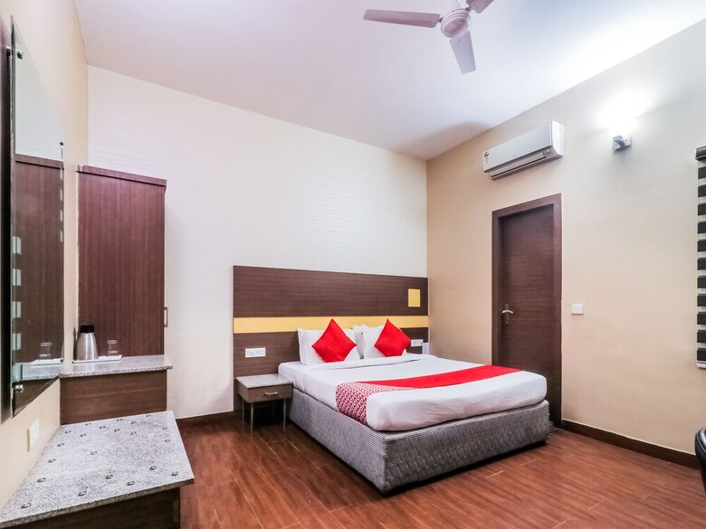 Oyo 23254 Hotel Aqua