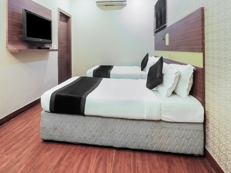 Oyo 23254 Hotel Aqua