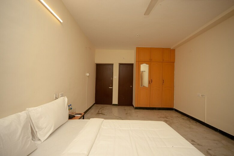 Hotel Oyo 24150 Silverkey Egmore