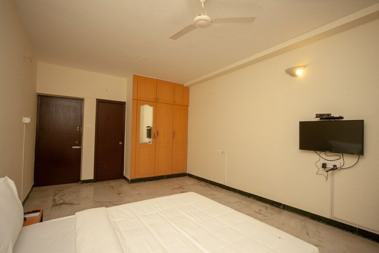 Hotel Oyo 24150 Silverkey Egmore
