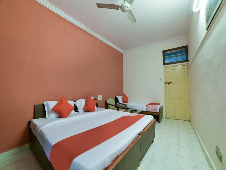 Oyo 16533 Hotel Sudarshan