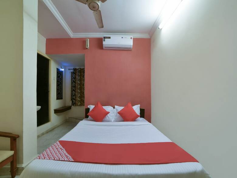 Oyo 16533 Hotel Sudarshan