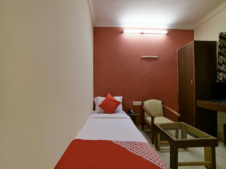 Oyo 16533 Hotel Sudarshan