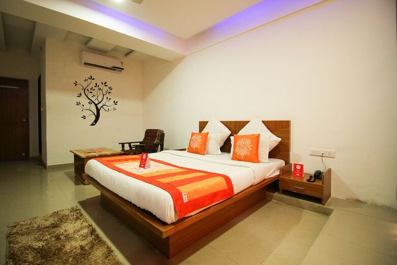Oyo 5122 Hotel Midway Residency