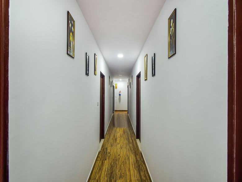 Oyo 23492 Hotel Blue Sapphire