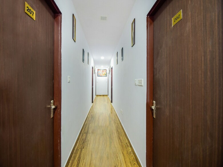 Oyo 23492 Hotel Blue Sapphire