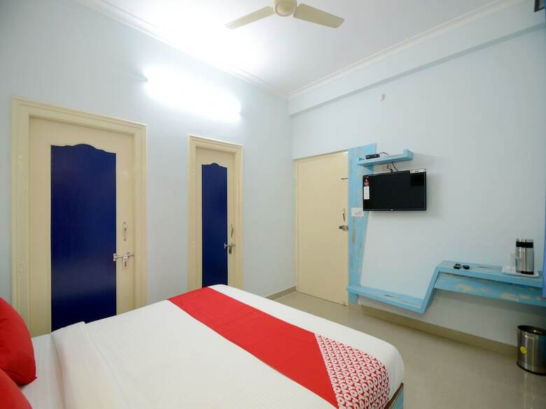 Oyo 12724 Hotel Stay Bridge