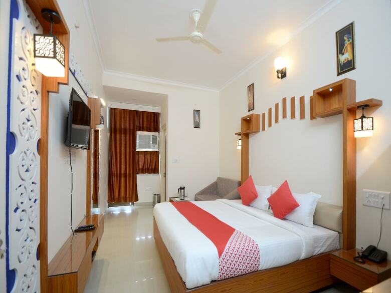 Oyo 12724 Hotel Stay Bridge