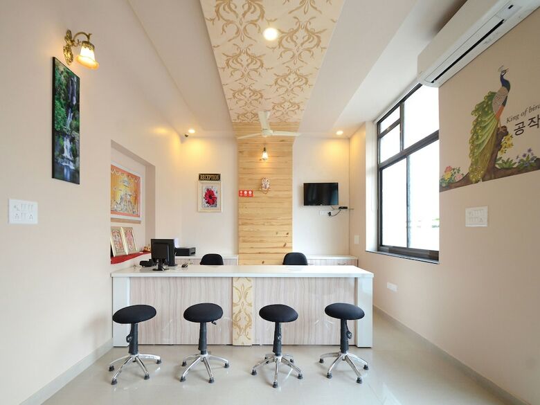 Oyo 12724 Hotel Stay Bridge