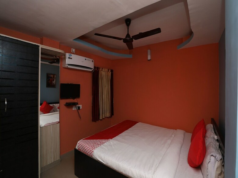 Oyo 15114 Ivy Hotel