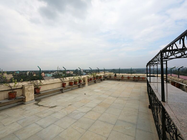 Hotel Oyo 24149 Flagship Kamala Inn Vip Road