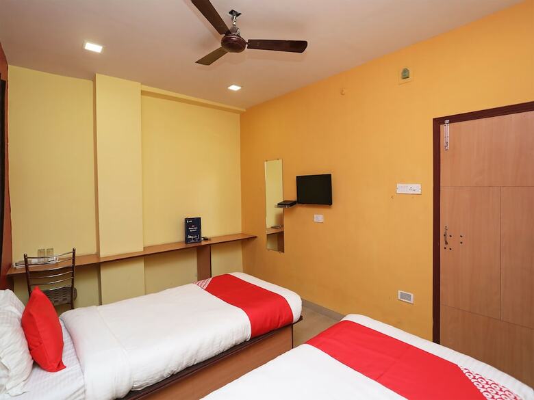 Hotel Oyo 24149 Flagship Kamala Inn Vip Road