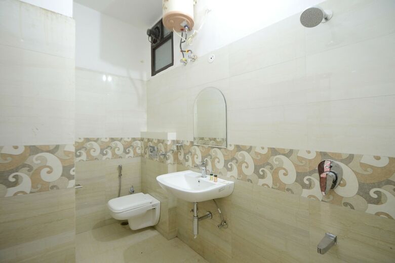 Oyo 19970 Hotel Pink View