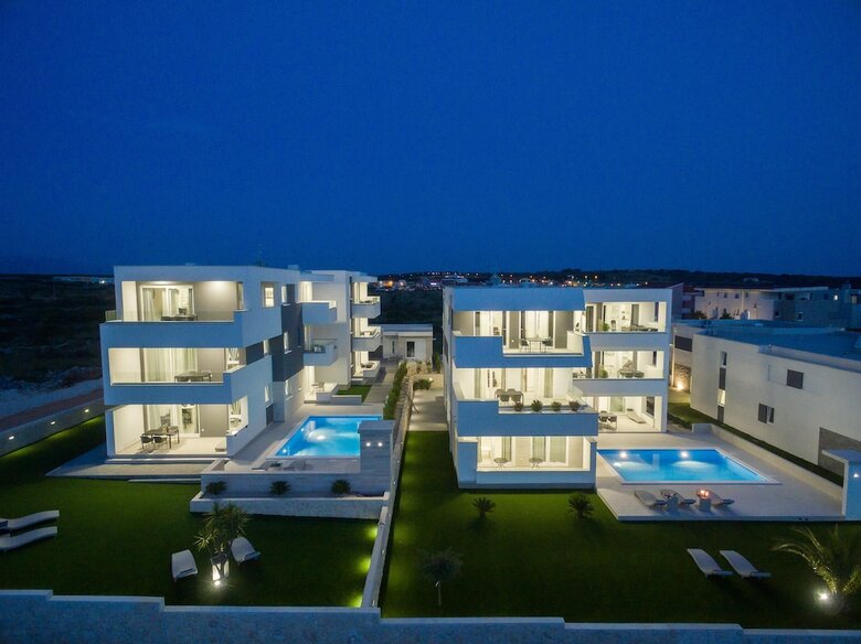 Hotel Pool Villas Maris