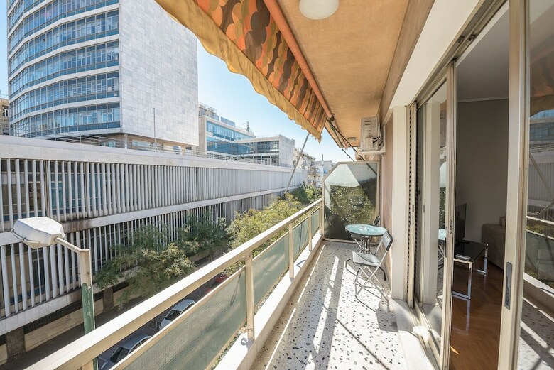 Victoria Black Pearl Apartments