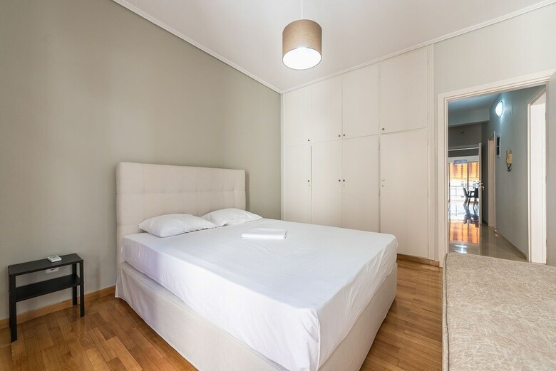 Victoria Black Pearl Apartments