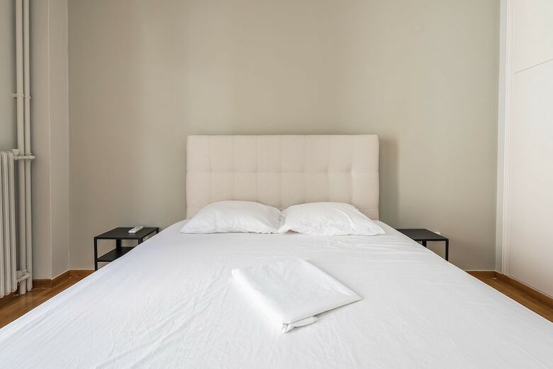 Victoria Black Pearl Apartments