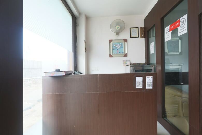 Oyo 19664 Aman Hotel
