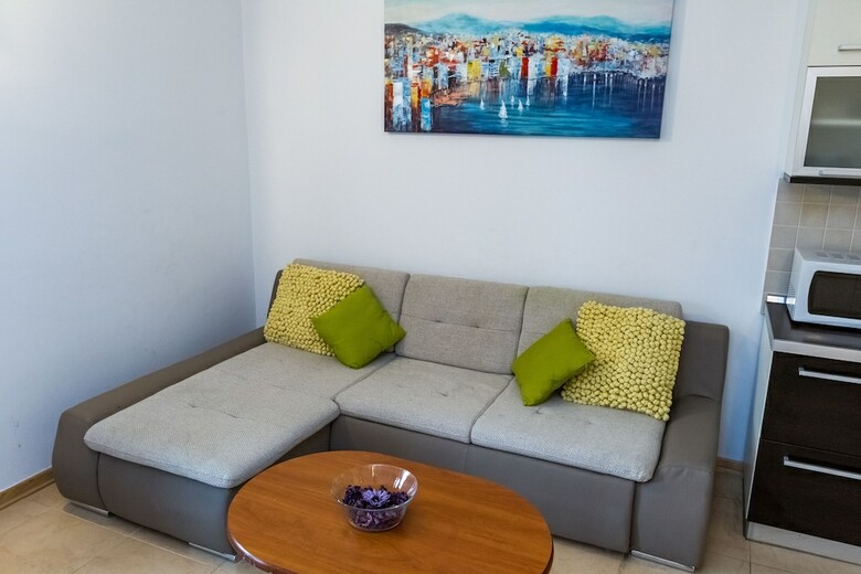 Maru Apartments