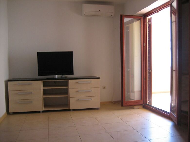 Maru Apartments