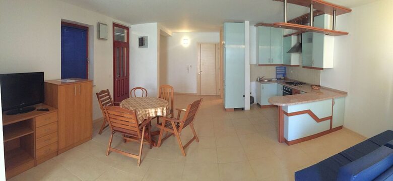 Maru Apartments
