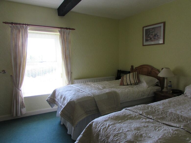 Bed & Breakfast Crossroads House