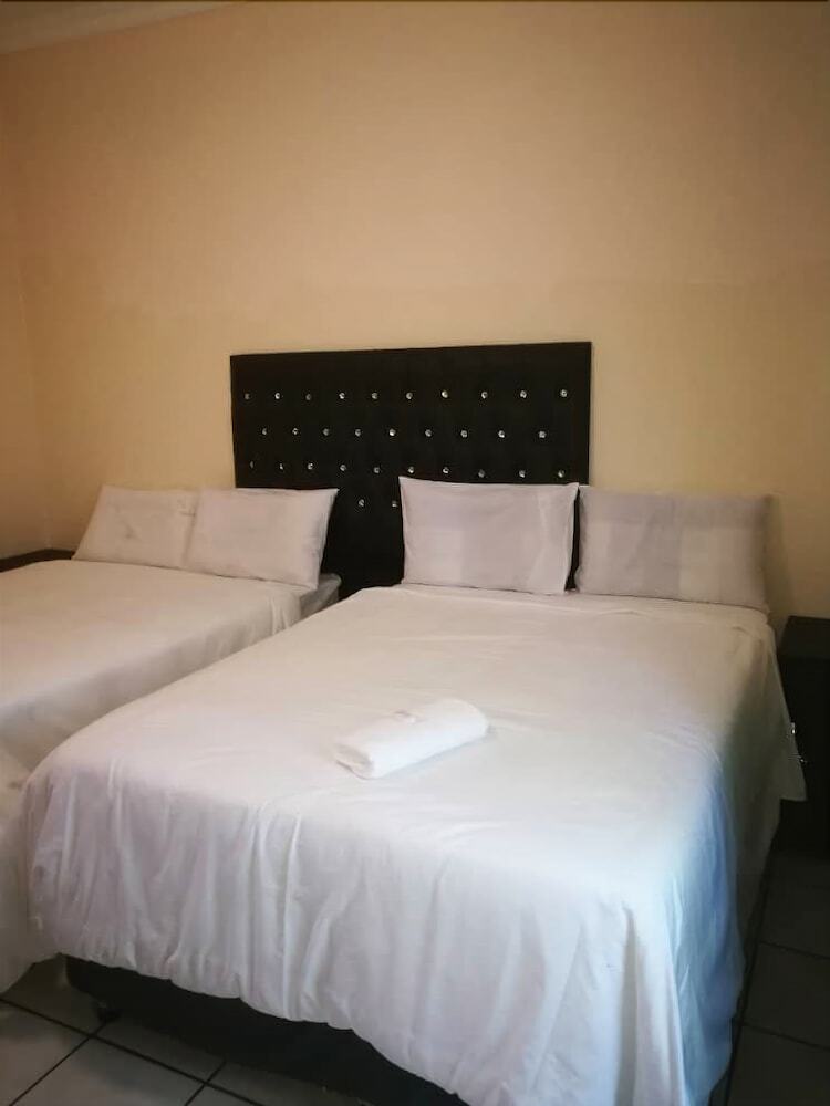 Hotel Rhino Rest Camp