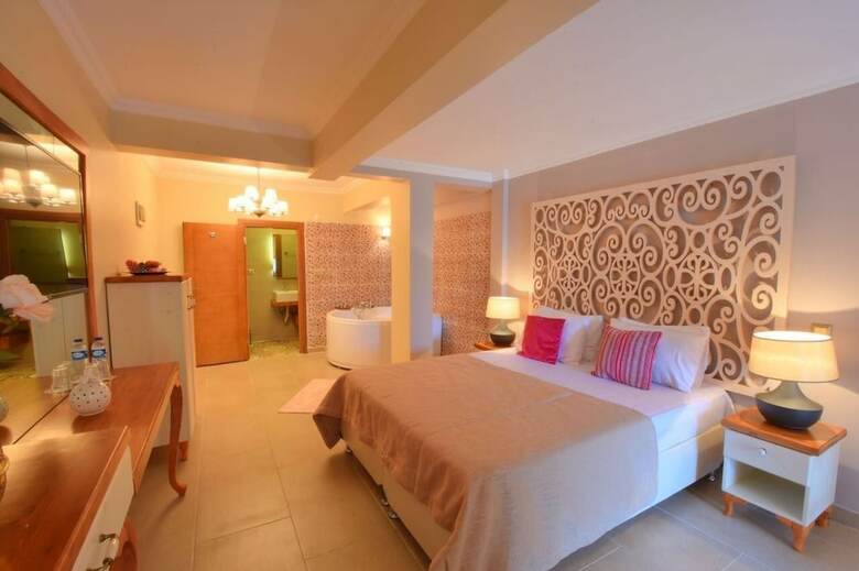 Sweet Home River Hotel