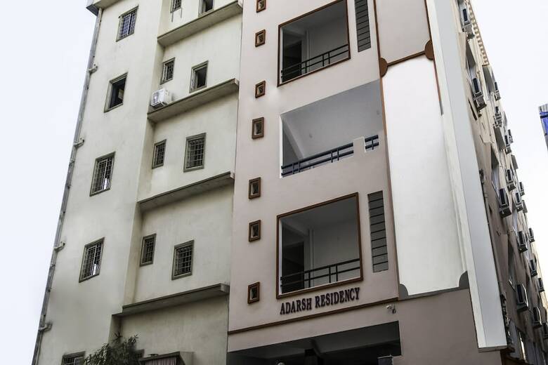 Oyo 27720 V Hotel Gachibowli