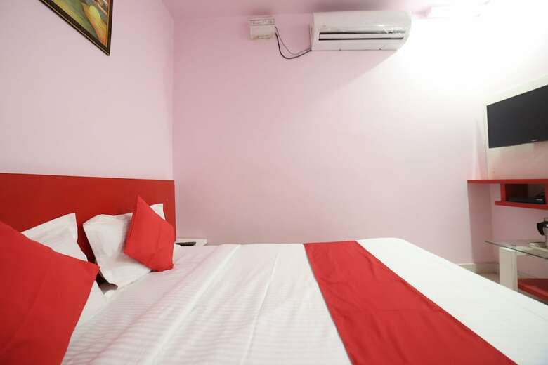 Oyo 24220 Hotel Bohra International