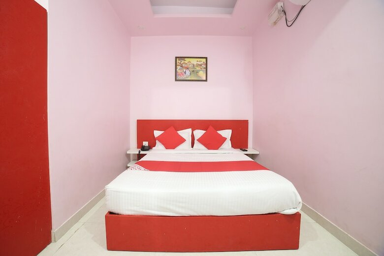 Oyo 24220 Hotel Bohra International