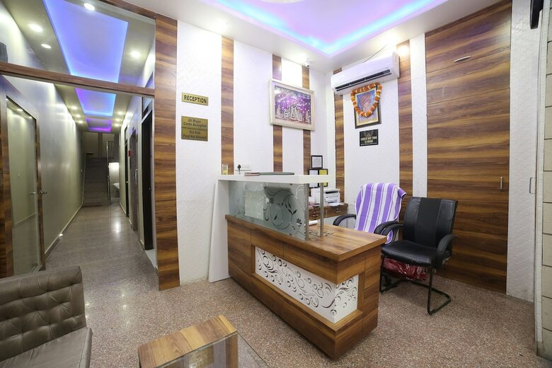 Oyo 24220 Hotel Bohra International