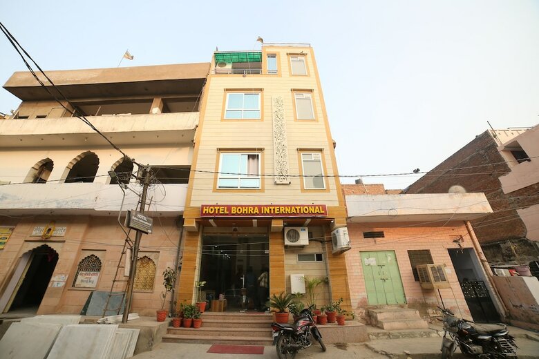 Oyo 24220 Hotel Bohra International