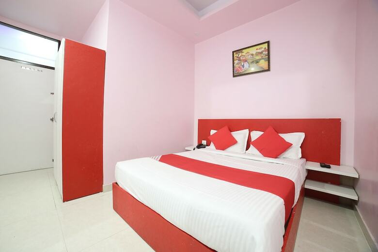Oyo 24220 Hotel Bohra International