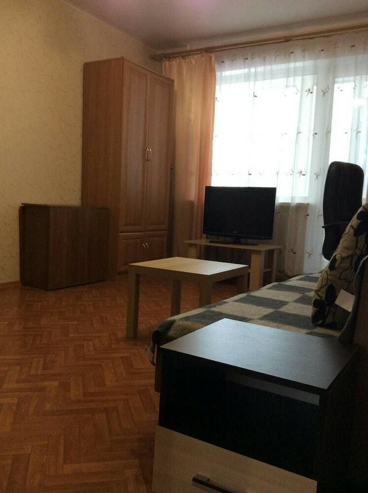 Apartment On Entuziastov Boulevard 2b