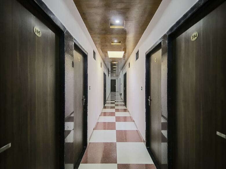 Oyo 25084 Hotel Jai Hind