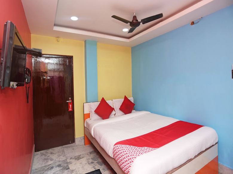 Oyo 22232 Hotel Continental & Lodge