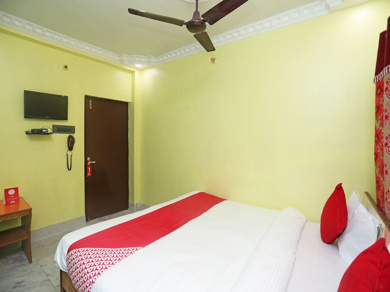 Oyo 22232 Hotel Continental & Lodge