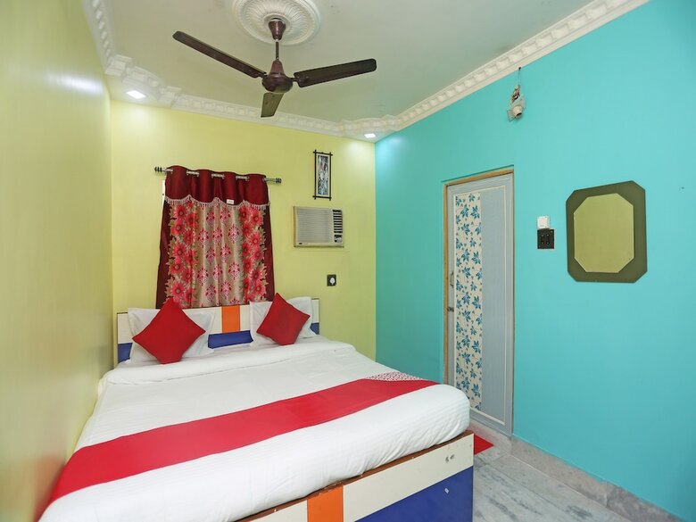 Oyo 22232 Hotel Continental & Lodge