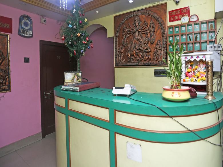 Oyo 22232 Hotel Continental & Lodge