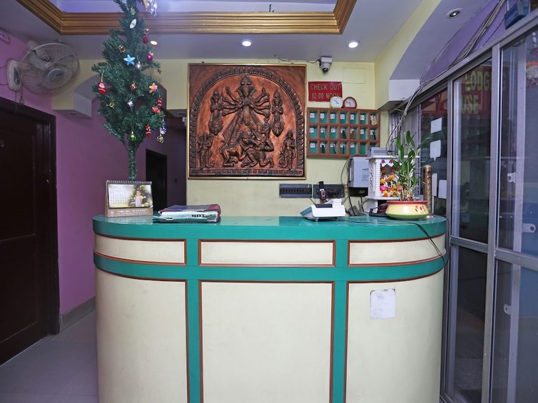 Oyo 22232 Hotel Continental & Lodge