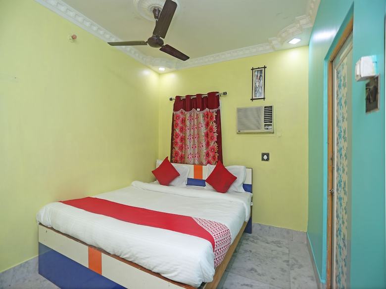 Oyo 22232 Hotel Continental & Lodge