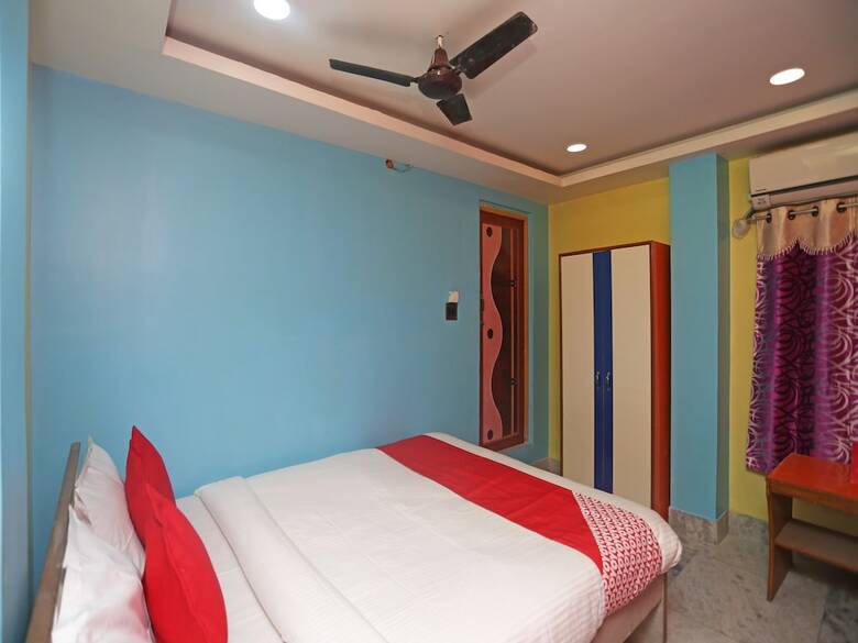 Oyo 22232 Hotel Continental & Lodge