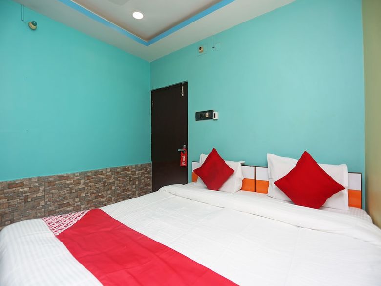 Oyo 22232 Hotel Continental & Lodge